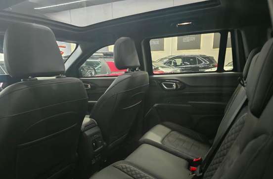 JEEP-COMMANDER-2025