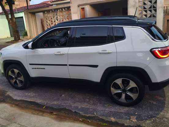 JEEP-COMPASS-2.0 16V FLEX LONGITUDE AUTOMÁTICO JEEP-COMPASS-2018