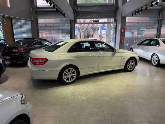 MERCEDES-BENZ-E 250-2011