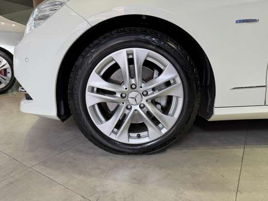 MERCEDES-BENZ-E 250-2011