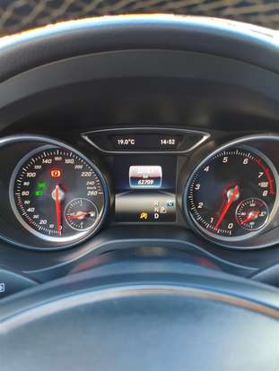 MERCEDES-BENZ-GLA 200-2017