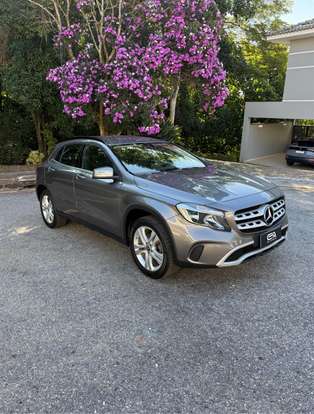 MERCEDES-BENZ-GLA 200-2017