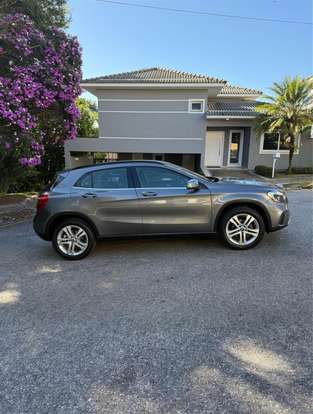 MERCEDES-BENZ-GLA 200-2017