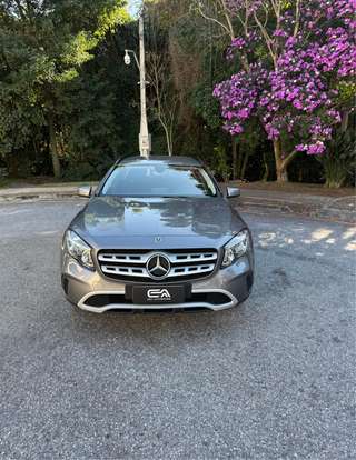 MERCEDES-BENZ-GLA 200-2017