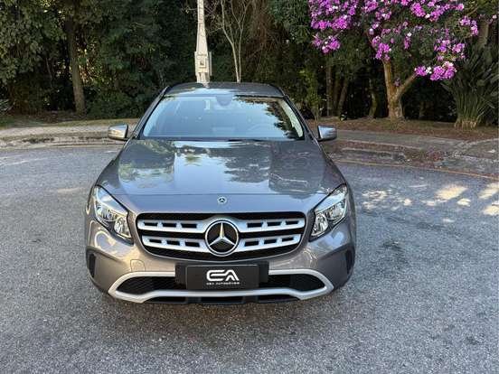 MERCEDES-BENZ-GLA 200-1.6 CGI FLEX STYLE 7G-DCT MERCEDES-BENZ-GLA 200-2017