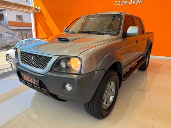 MITSUBISHI L200 OUTDOOR 2.5 GLS 4X4 CD 8V TURBO INTERCOOLER DIESEL 4P MANUAL MITSUBISHI L200 OUTDOOR 2.5 GLS 4X4 CD 8V TURBO INTERCOOLER DIESEL 4P MANUAL