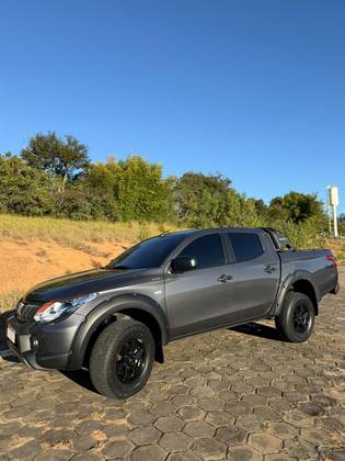 MITSUBISHI L200 TRITON 2.4 16V TURBO DIESEL SPORT GLX CD 4P 4X4 MANUAL