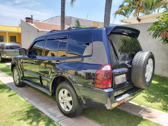 MITSUBISHI-PAJERO-2004