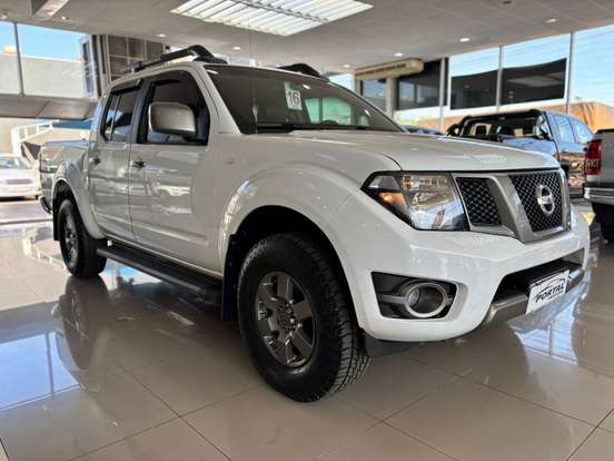 NISSAN-FRONTIER-2015