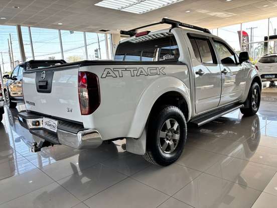 NISSAN-FRONTIER-2015