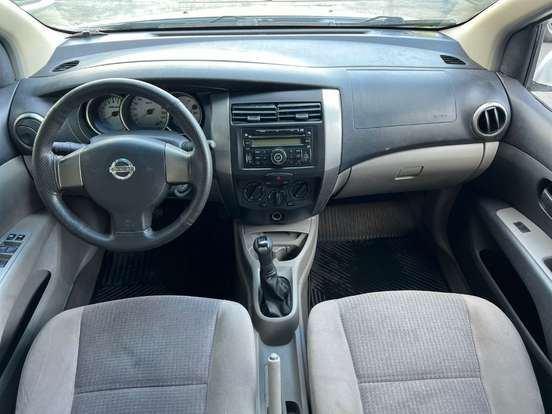 NISSAN-LIVINA-1.6 16V FLEX 4P MANUAL NISSAN-LIVINA-2009