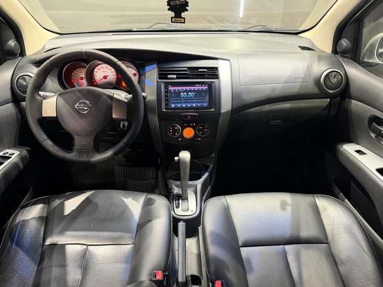 NISSAN-LIVINA-2012