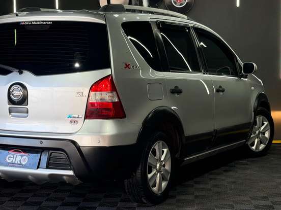 NISSAN-LIVINA-1.8 SL X-GEAR 16V FLEX 4P AUTOMÁTICO NISSAN-LIVINA-2012