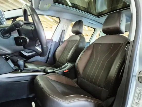 PEUGEOT-2008-2021