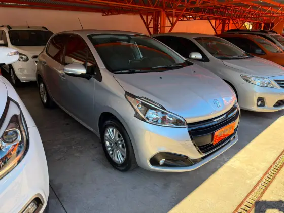PEUGEOT 208 1.6 ACTIVE PACK 16V FLEX 4P AUTOMÁTICO PEUGEOT 208 1.6 ACTIVE PACK 16V FLEX 4P AUTOMÁTICO