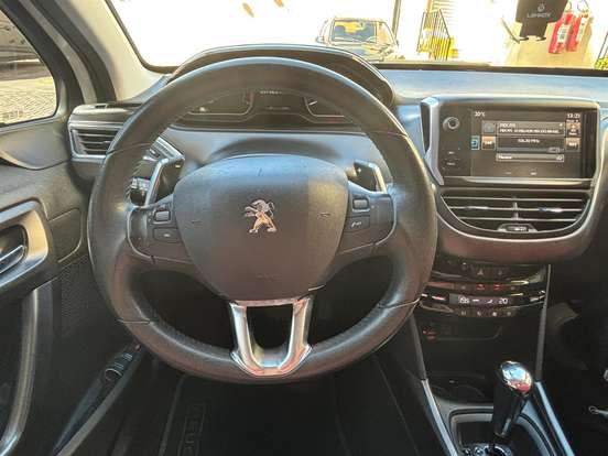 PEUGEOT-2008-1.6 16V FLEX GRIFFE 4P AUTOMÁTICO PEUGEOT-2008-2015