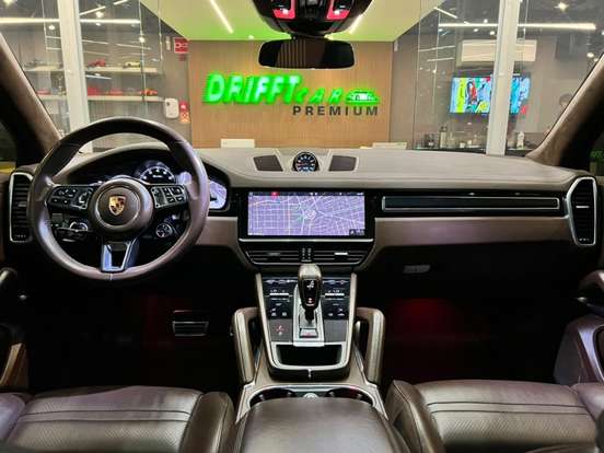 PORSCHE-CAYENNE-2018