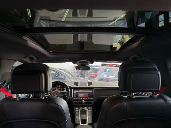 PORSCHE-MACAN-2021