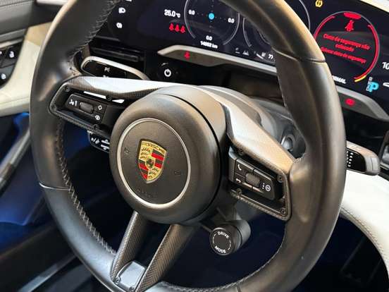 PORSCHE-TAYCAN-2021