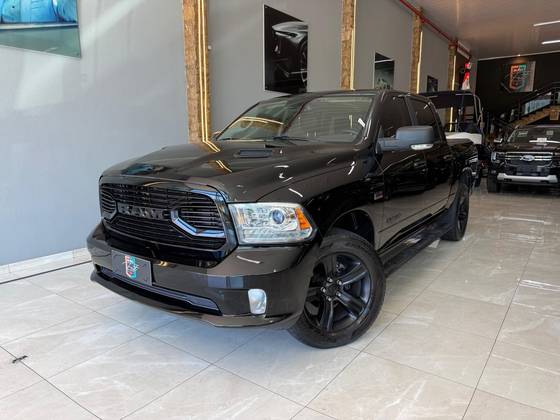 RAM CLASSIC 5.7 V8 GASOLINA LARAMIE CD 4X4 AUTOMÁTICO