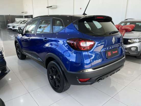 RENAULT-CAPTUR-2021