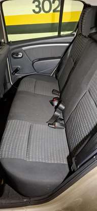 RENAULT-SANDERO-2012