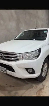 TOYOTA HILUX 2.7 SR 4X2 CD 16V FLEX 4P MANUAL TOYOTA HILUX 2.7 SR 4X2 CD 16V FLEX 4P MANUAL