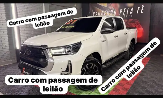 TOYOTA HILUX 2.8 D-4D TURBO DIESEL CD SRX 4X4 AUTOMÁTICO TOYOTA HILUX 2.8 D-4D TURBO DIESEL CD SRX 4X4 AUTOMÁTICO