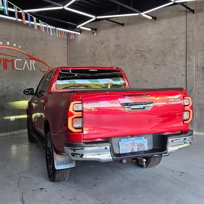TOYOTA-HILUX-2021