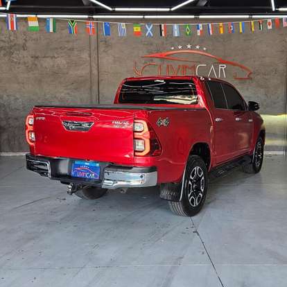 TOYOTA-HILUX-2.8 D-4D TURBO DIESEL CD SRX 4X4 AUTOMÁTICO TOYOTA-HILUX-2021