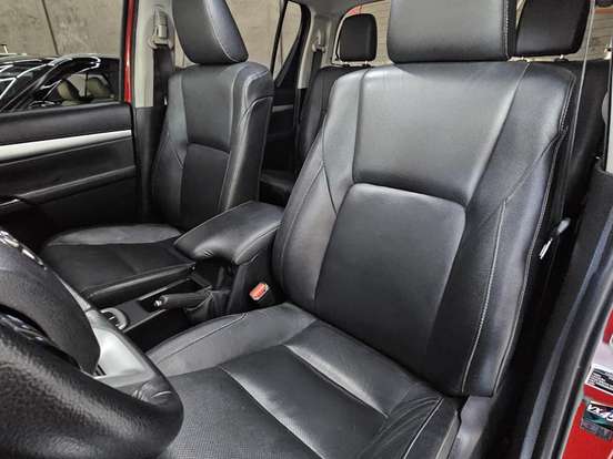 TOYOTA-HILUX-2.8 D-4D TURBO DIESEL CD SRX 4X4 AUTOMÁTICO TOYOTA-HILUX-2021