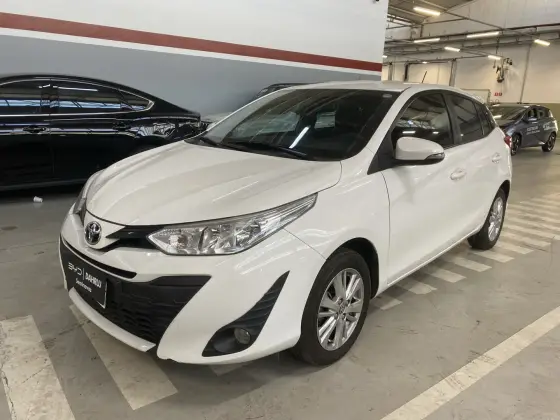 TOYOTA YARIS 1.3 16V FLEX XL PLUS TECH MULTIDRIVE TOYOTA YARIS 1.3 16V FLEX XL PLUS TECH MULTIDRIVE