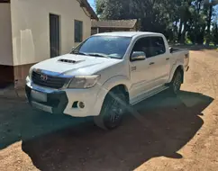 TOYOTA HILUX 3.0 SRV TOP 4X4 CD 16V TURBO INTERCOOLER DIESEL 4P AUTOMÁTICO TOYOTA HILUX 3.0 SRV TOP 4X4 CD 16V TURBO INTERCOOLER DIESEL 4P AUTOMÁTICO