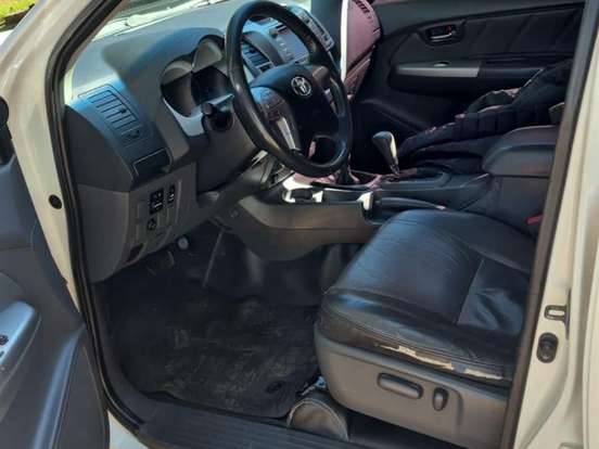 TOYOTA-HILUX-3.0 SRV TOP 4X4 CD 16V TURBO INTERCOOLER DIESEL 4P AUTOMÁTICO TOYOTA-HILUX-2012