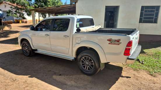 TOYOTA-HILUX-3.0 SRV TOP 4X4 CD 16V TURBO INTERCOOLER DIESEL 4P AUTOMÁTICO TOYOTA-HILUX-2012