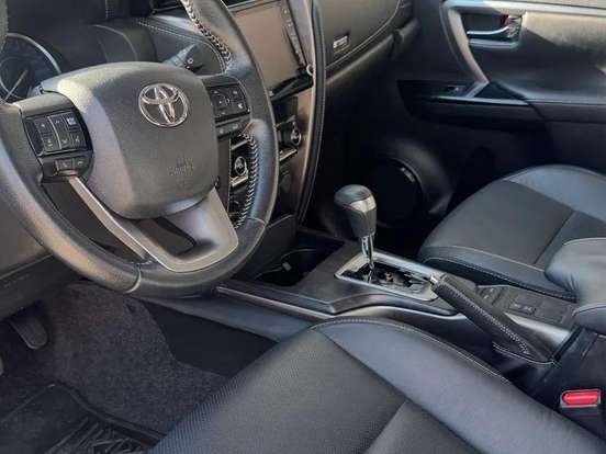 TOYOTA-HILUX SW4-2.8 D-4D TURBO DIESEL SRX 4X4 AUTOMÁTICO TOYOTA-HILUX SW4-2021