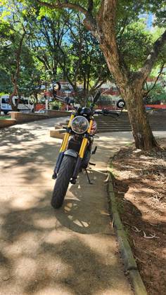TRIUMPH SPEED 400 