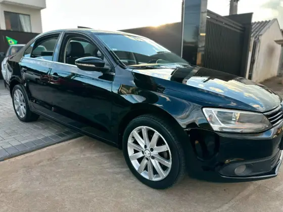 VOLKSWAGEN JETTA 2.0 COMFORTLINE FLEX 4P TIPTRONIC VOLKSWAGEN JETTA 2.0 COMFORTLINE FLEX 4P TIPTRONIC