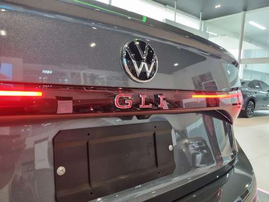 VOLKSWAGEN-JETTA-2026