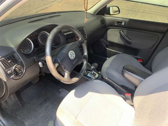 VOLKSWAGEN-GOLF-2.0 MI 8V FLEX 4P TIPTRONIC VOLKSWAGEN-GOLF-2009