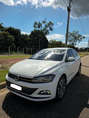 VOLKSWAGEN-POLO-2019