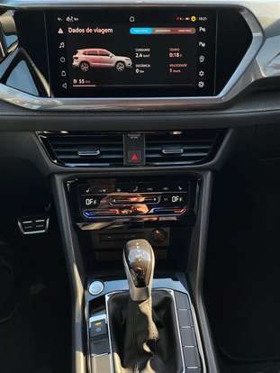 VOLKSWAGEN-TAOS-2023