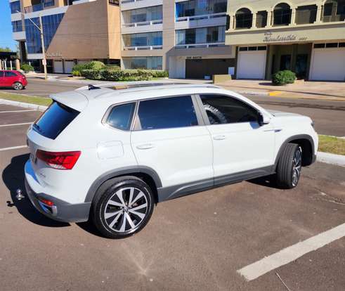 VOLKSWAGEN-TAOS-2023
