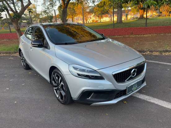 VOLVO-V40-2.0 T4 CROSS COUNTRY GASOLINA 4P AUTOMÁTICO VOLVO-V40-2017