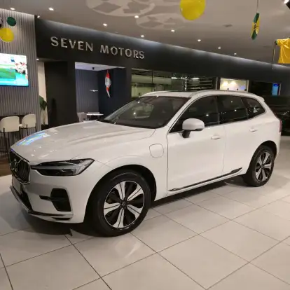 VOLVO-XC60-2024