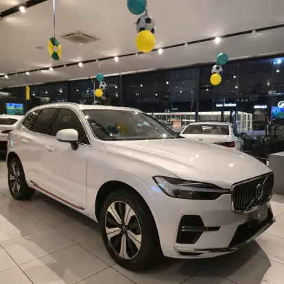 VOLVO-XC60-2024