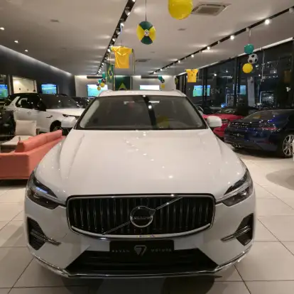 VOLVO-XC60-2024