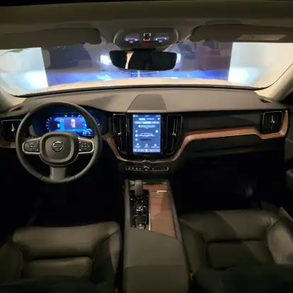 VOLVO-XC60-2024