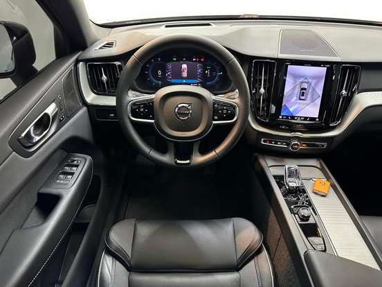 VOLVO-XC60-2023