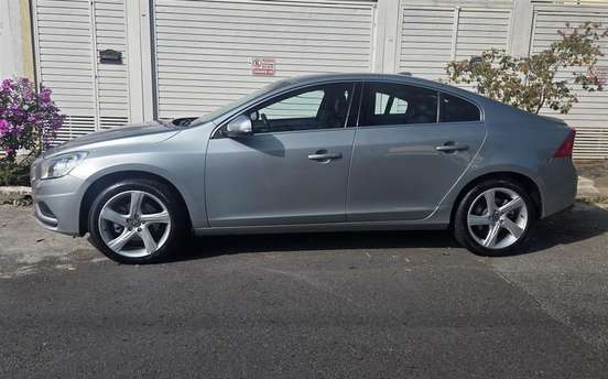 VOLVO-S60-2013